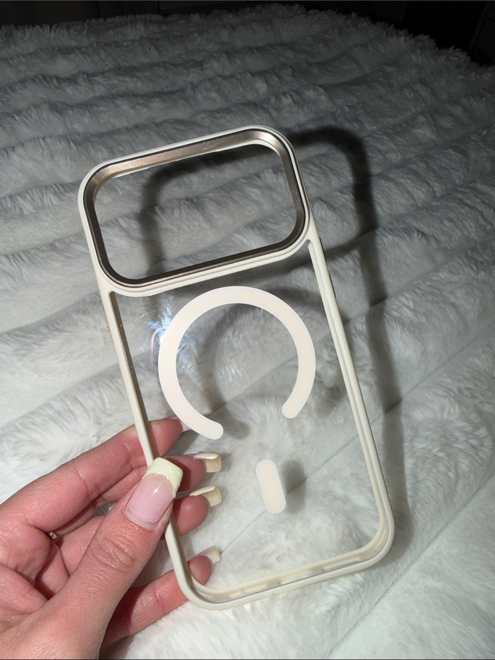 Clear cream Magnetic Wireless Charging Phone Case 17 pro max